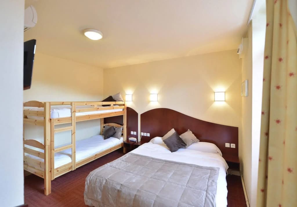 Hôtel Les Commerçants - Photo 1