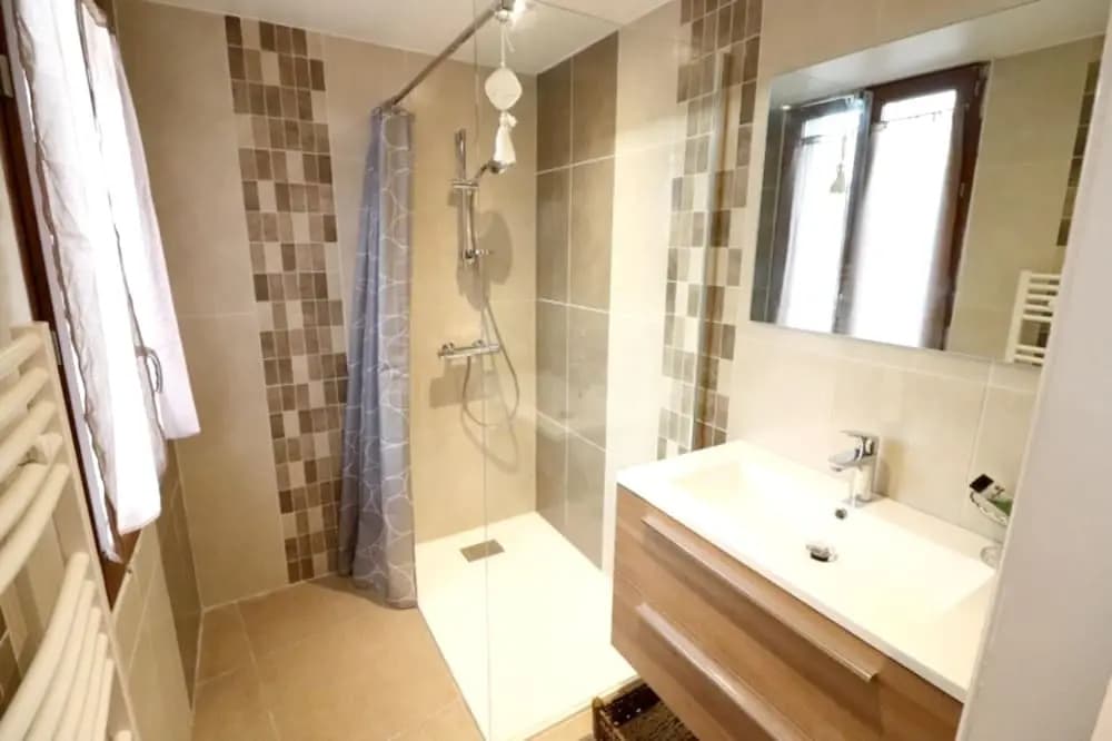 Villa With 5 Bedrooms in Vieillevie, With Wonderful Mountain View, Private Pool, Enclosed Garden - 60 km From the Slopes -...