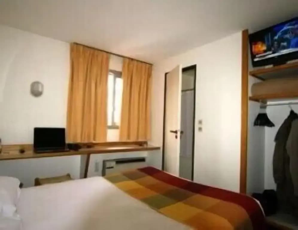 Fasthotel Tarbes - Photo 3