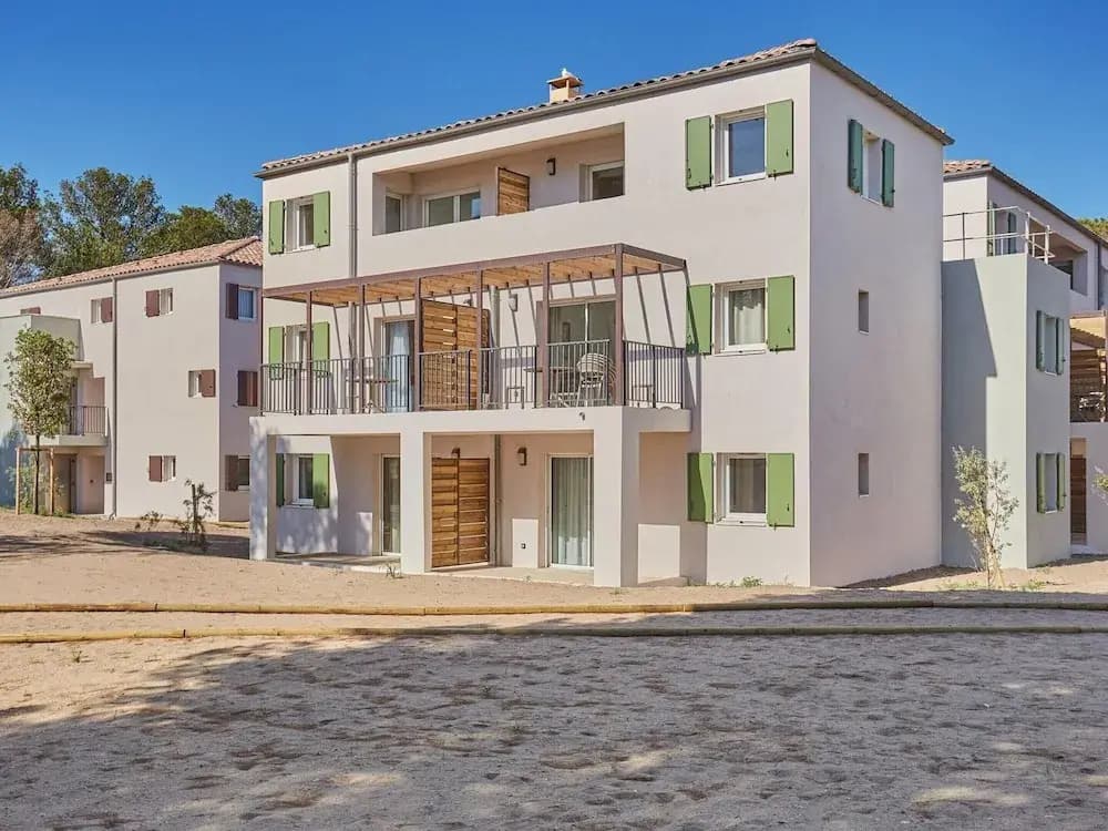 Apartment in Giens With Pool & Beaches Nearby - Photo 1