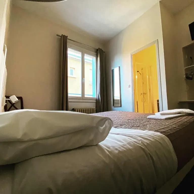 Hotel Le Midi Clermont-Cournon - Photo 3