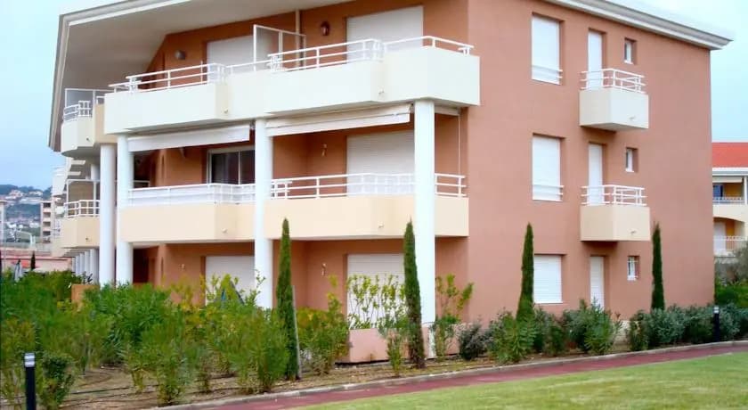 Flore - Photo 1