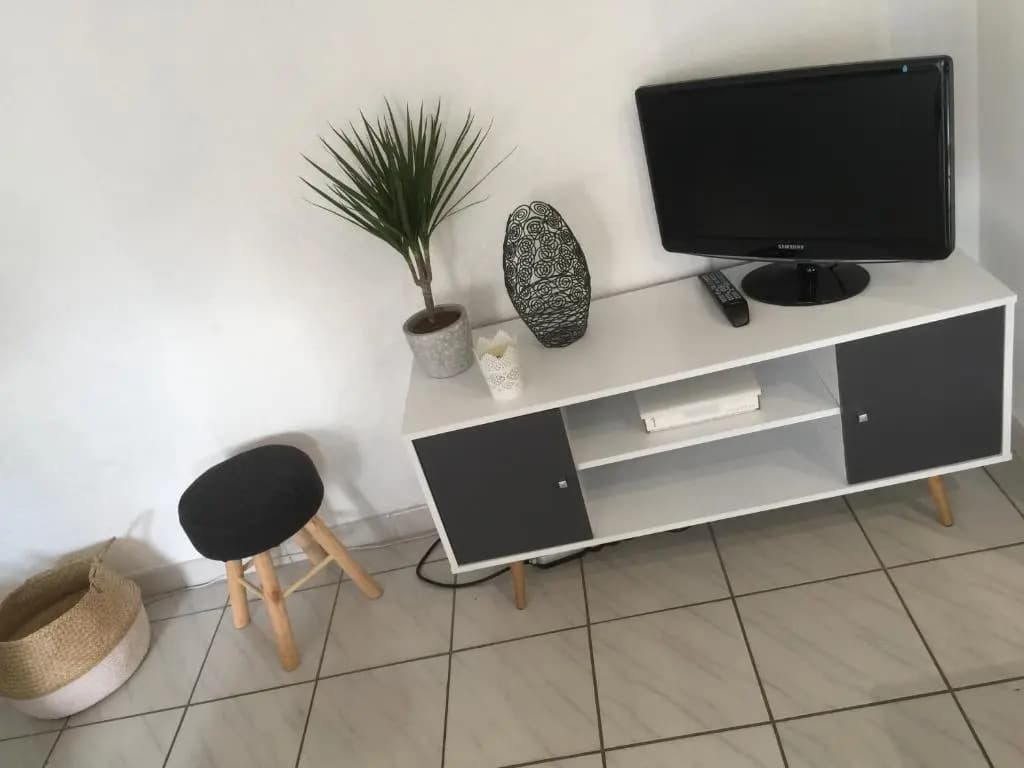 APPARTEMENT T2 avec TERRASSE ds maison de village pres d avignon - Photo 2