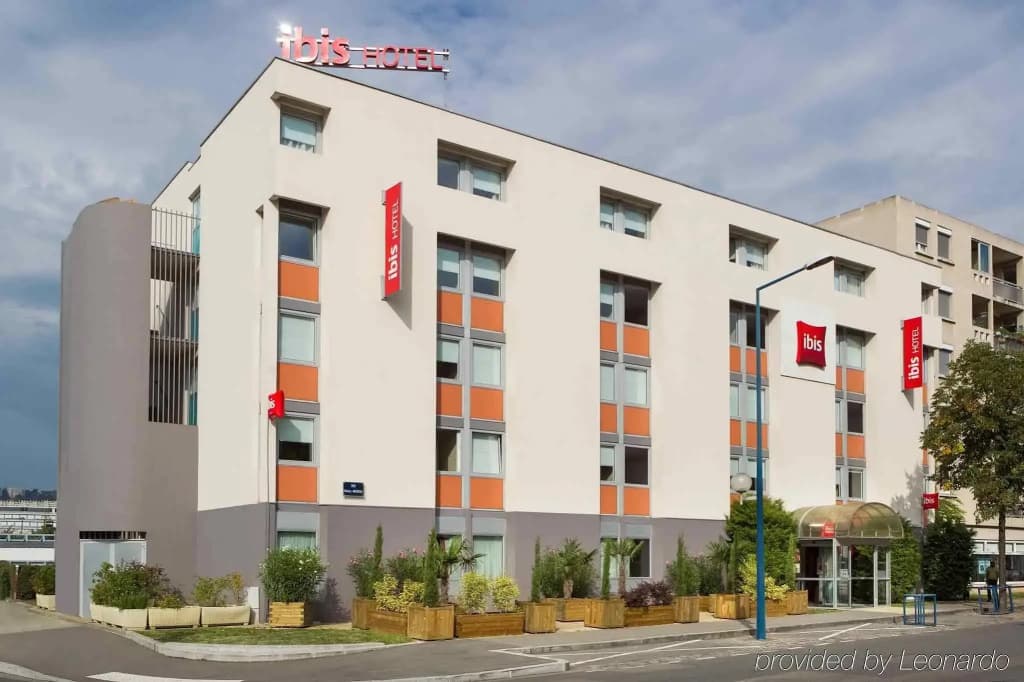 ibis Lyon Gerland Rue Merieux - Photo 1