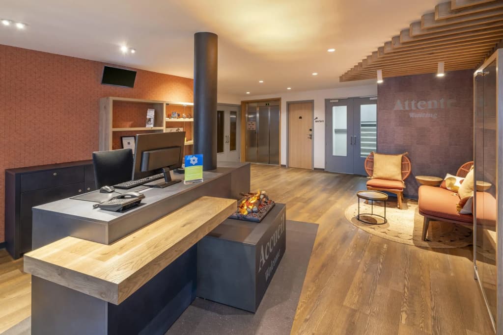 Sure Hotel by Best Western Dole - Photo 2