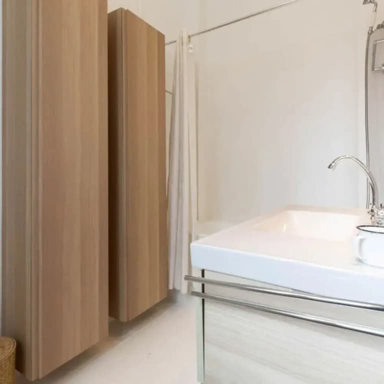 Chic Grenelle 3 Bedroom Apartment in Paris - Miniature 8