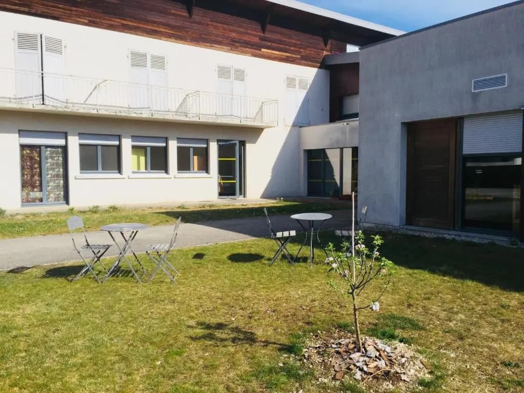 Auberge de Jeunesse HI Pontarlier - Photo 1