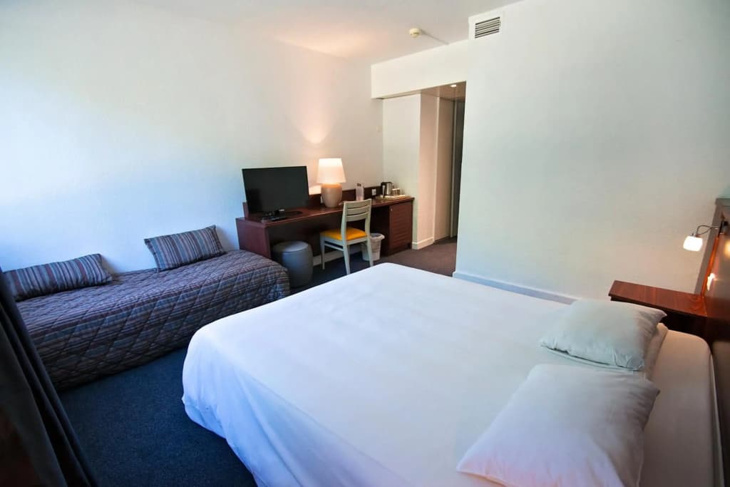 Hotel Kyriad Nemours - Miniature 7
