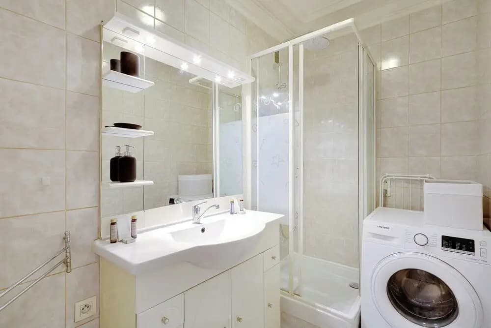 Experience the Parisian Lifestyle: 2BR Near Porte Maillot - Miniature 8