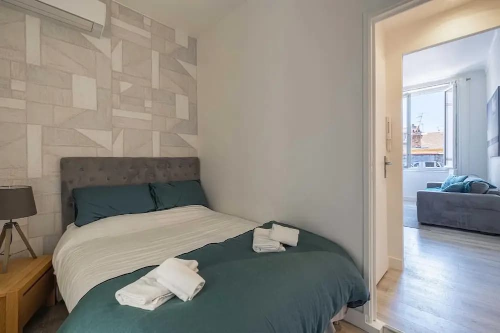 Beautiful Renovated Apartment - Carre D'or - 1br/2p - Photo 2