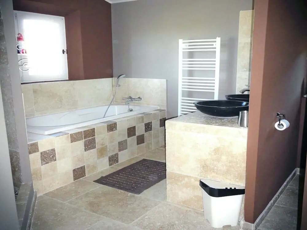 Luxury Villa in Provence With a Private Pool - Miniature 8
