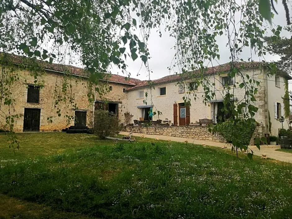 Les Granges de la Leigne, Ruffec - Photo 1
