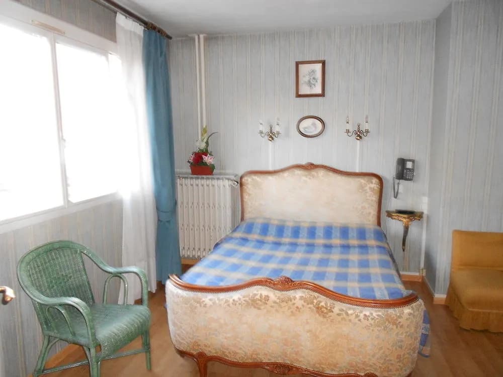Central Hotel - Photo 4