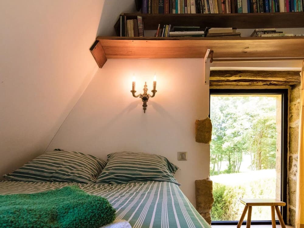 Beautiful Property With Three Houses, Three Swimming Pools, and Magnificent Views - Miniature 7