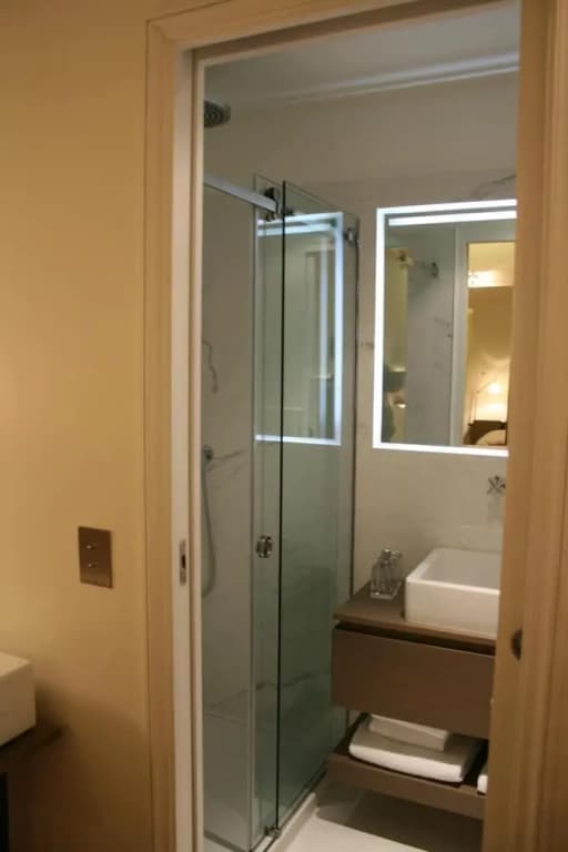 Cirque Deluxe Studio Apartment - Miniature 8