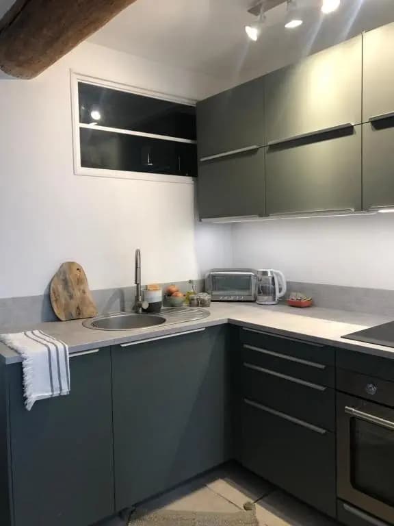 Superbe appartement en pierre fraîchement rénové - Miniature 7
