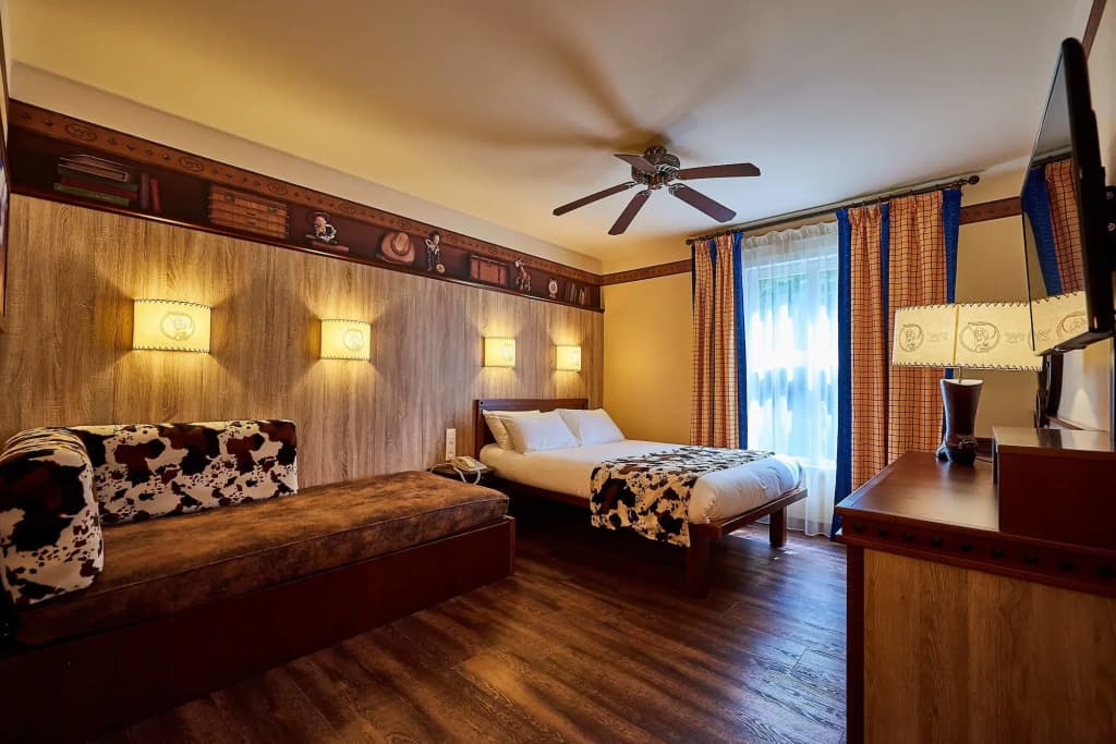 Disney Hotel Cheyenne - Miniature 7