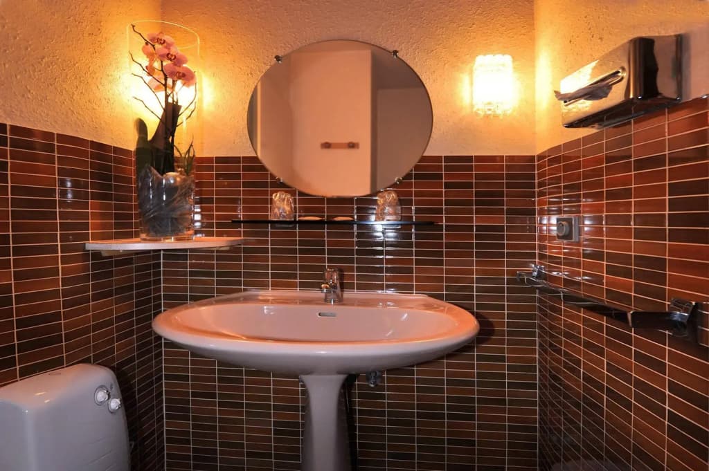 Sud Hôtel - Miniature 7