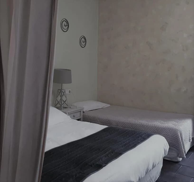 L'Alcove Hotel Restaurant - Photo 1