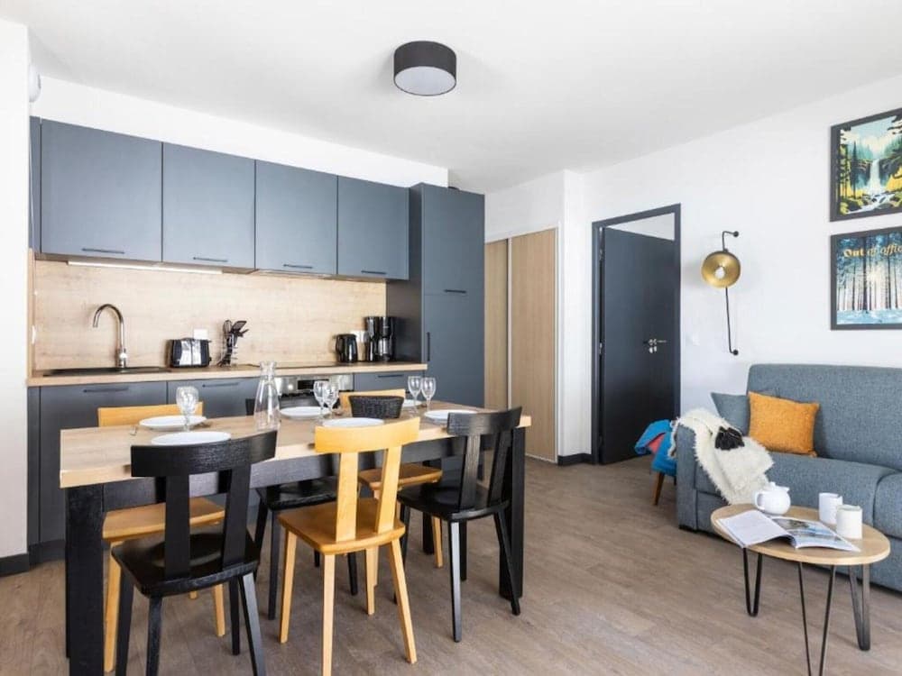 Premium 2-bedroom Lodge Near Slopes - Miniature 8