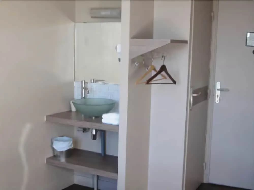 Buc Lounge Hotel - Miniature 7