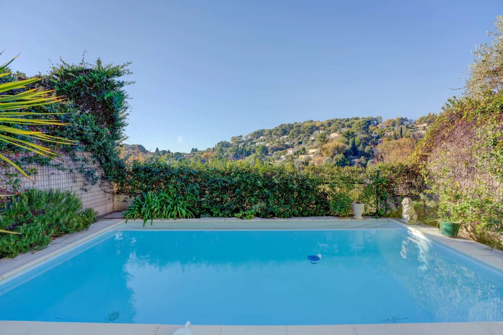 Semiramis at Villa Laurie Mougins - Miniature 6