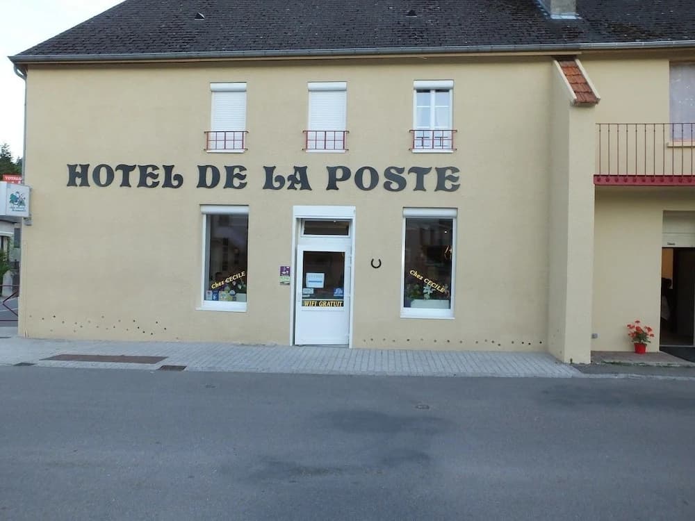 Logis Hôtel de la Poste - Chez Cécile - Photo 1