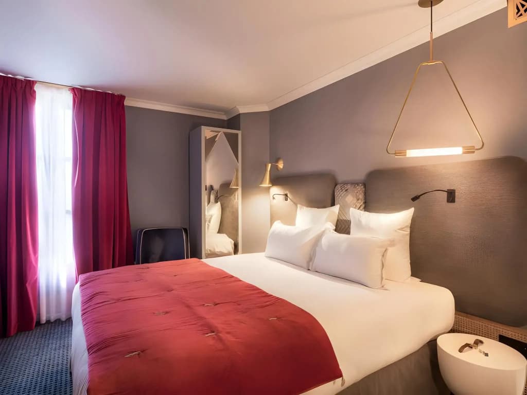 Handsome Hotel - Miniature 6