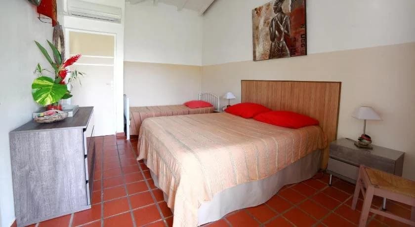Hôtel LES BANANIERS - Photo 5