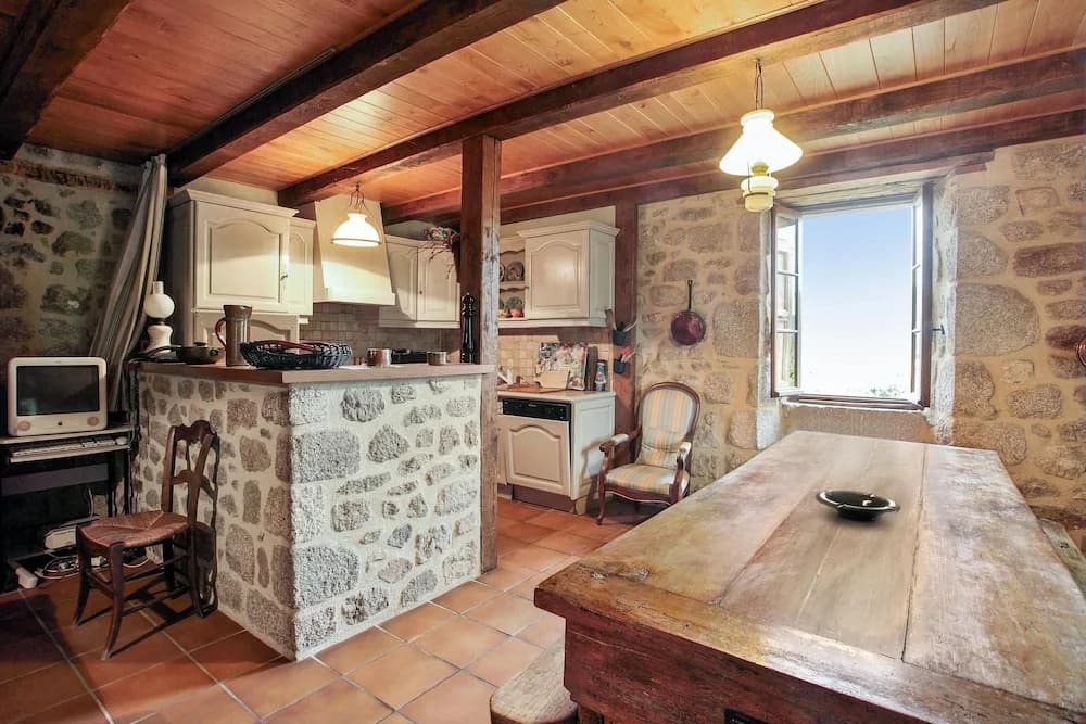 House With 3 Bedrooms in Senezergues, With Wonderful Mountain View, Fu - Photo 4