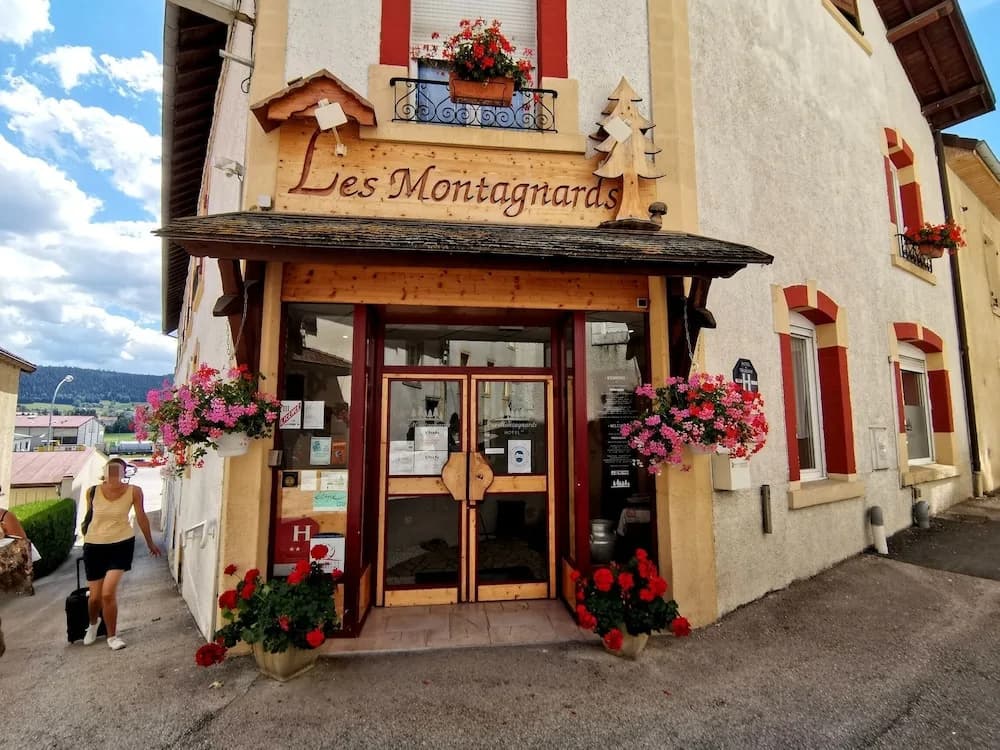 Hotel Les Montagnards - Photo 1