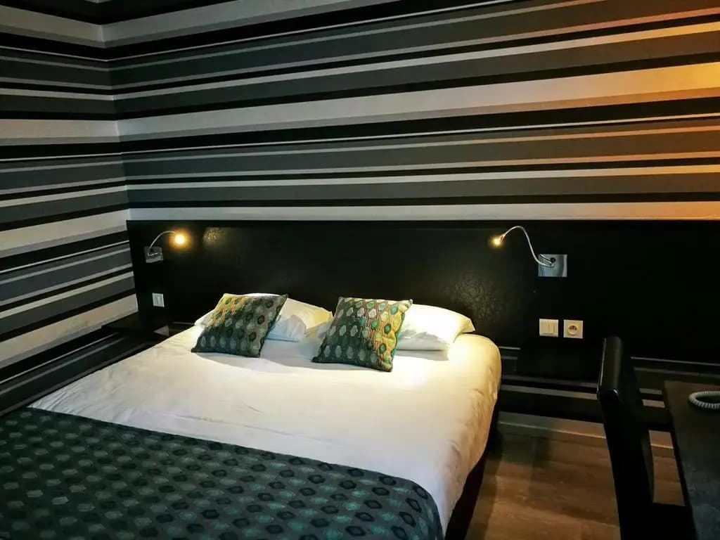 Brit Hotel Au Relais du Vern - Photo 2