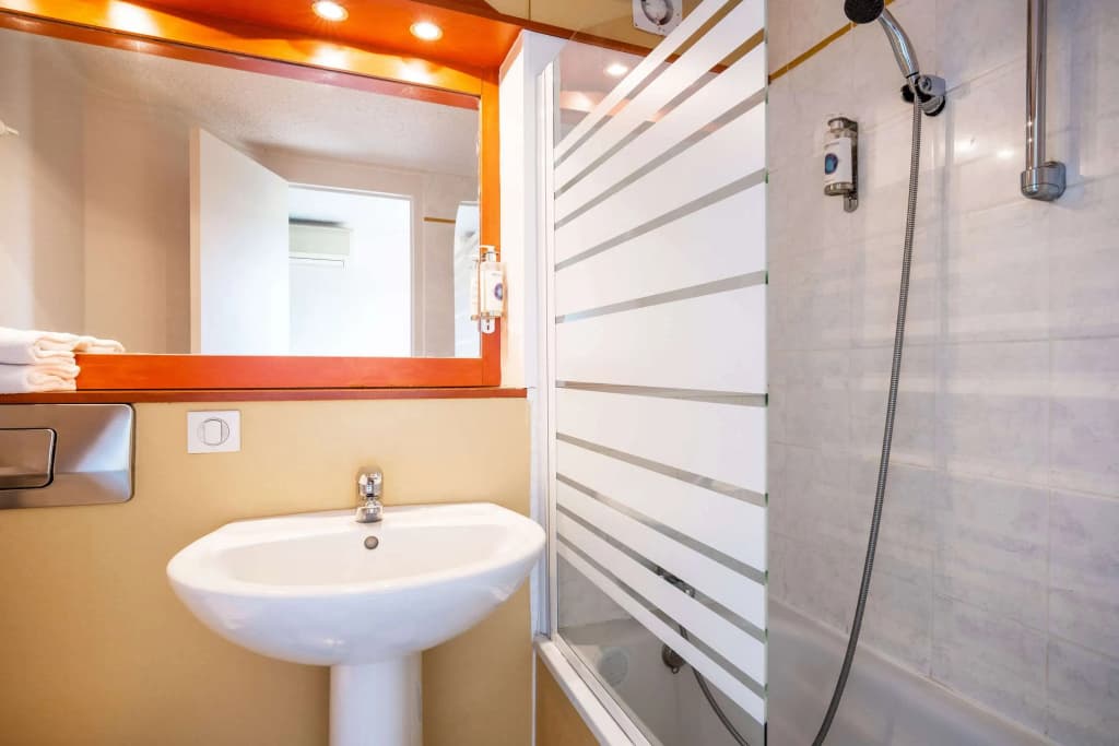 Comfort Hotel Montlucon - Miniature 8