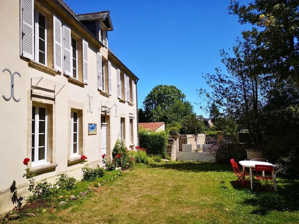 Spacious Holiday Home With Garden - Photo 1