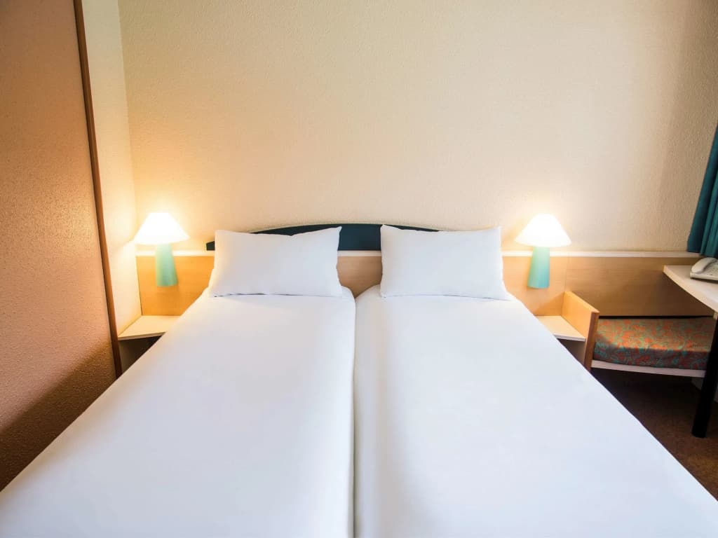 ibis Tarbes Odos - Photo 4