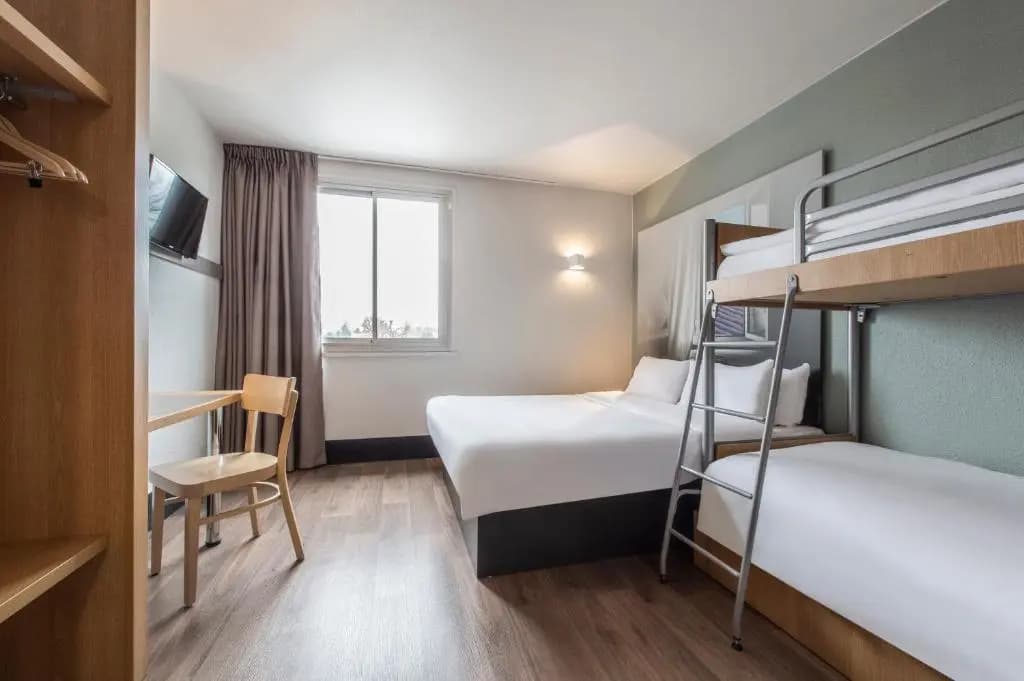B&B Hotel ORANGE - Echangeur A7 A9 - Miniature 6
