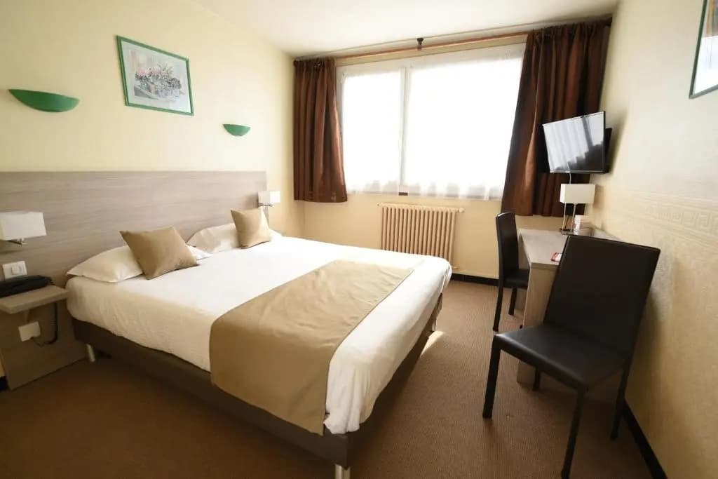 Hôtel Continental - Photo 4