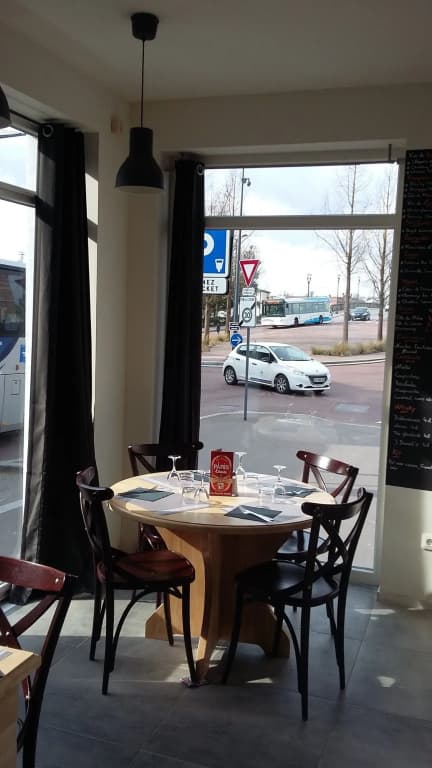 Hotel Le Saint Quentin - Miniature 7