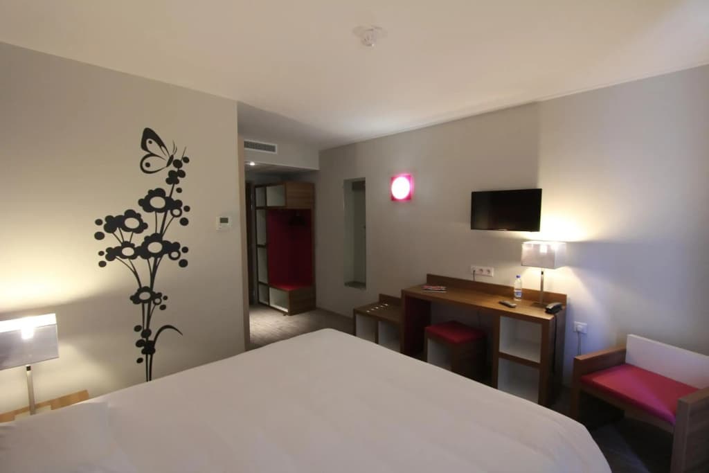 ibis Styles Castres - Photo 3