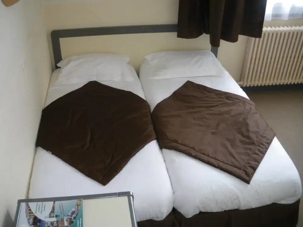 Hotel Continental - Contact Hotel - Photo 2