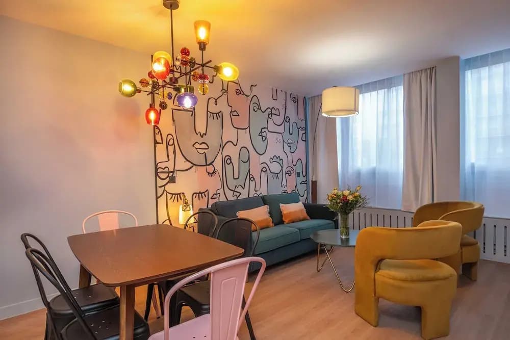 West Paris Suite - Miniature 8