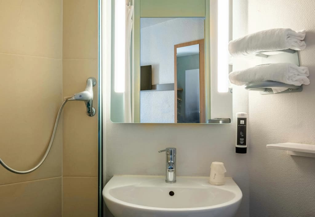 B&B HOTEL Annecy Argonay - Miniature 7