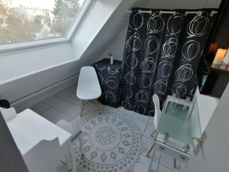 Superbe Loft 90m² Proche Parc Expo Nantes (6p) - Miniature 8