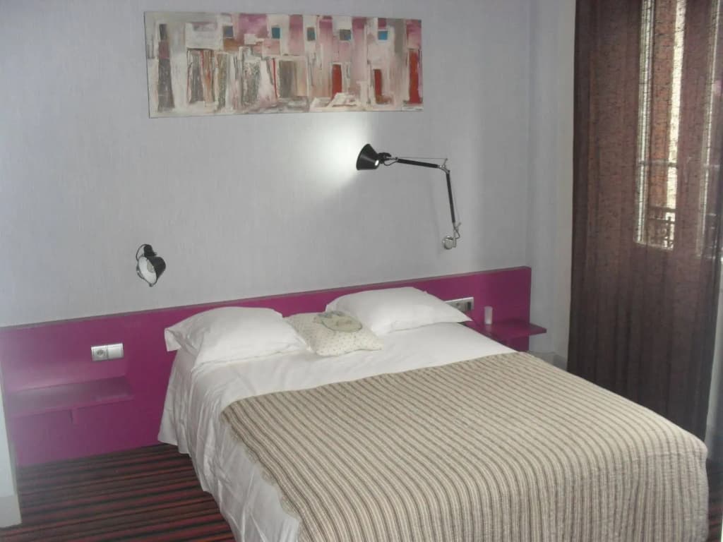 Hôtel Latino Reims Centre - Photo 2
