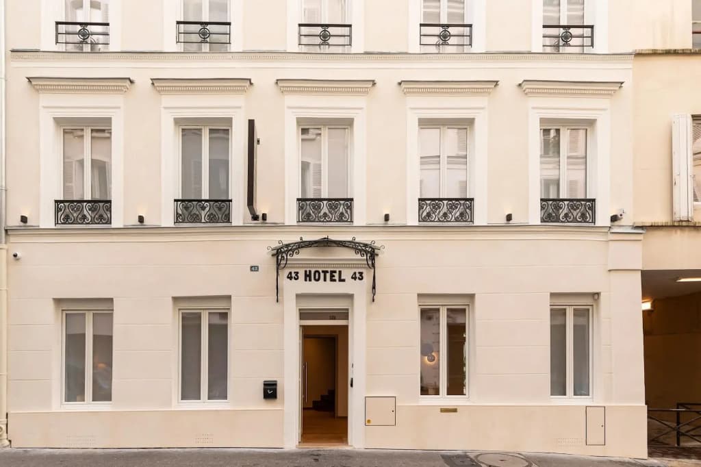 Hotel au Coeur de Republique - Photo 1