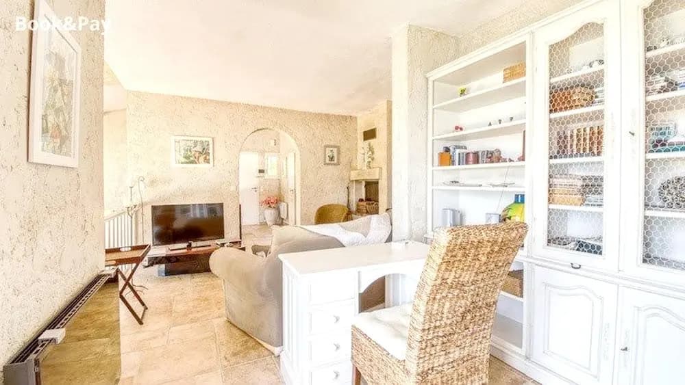 Villa With 4 Bedrooms in Rayol-canadel-sur-mer, With Wonderful sea Vie - Miniature 8