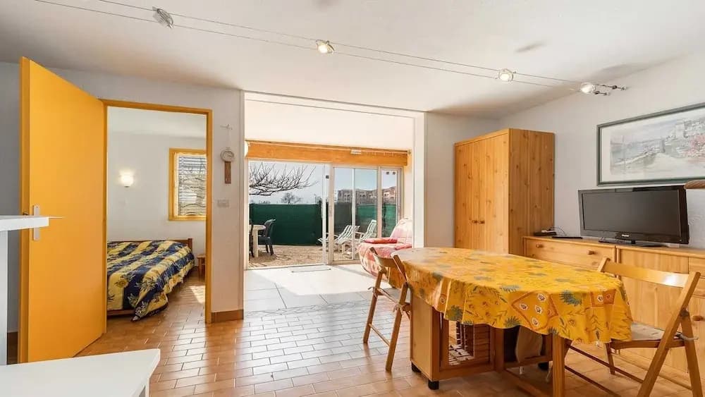 Bright Seaside Retreat in Agde - Photo 5