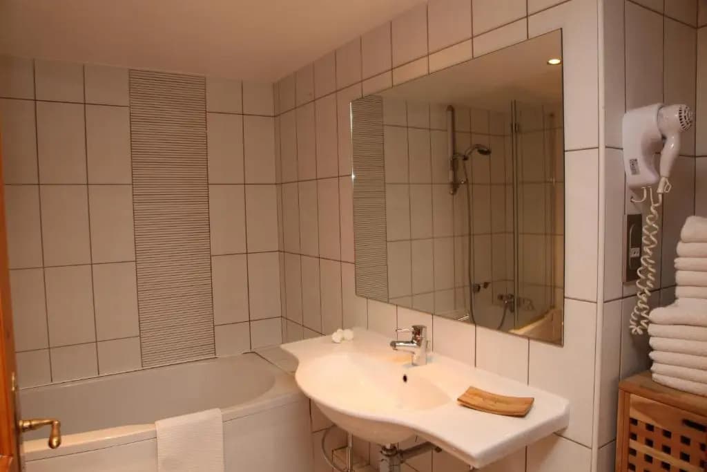 Apartment Ecureuil 200m2, 6 bedrooms - Living room with fireplace - Miniature 7
