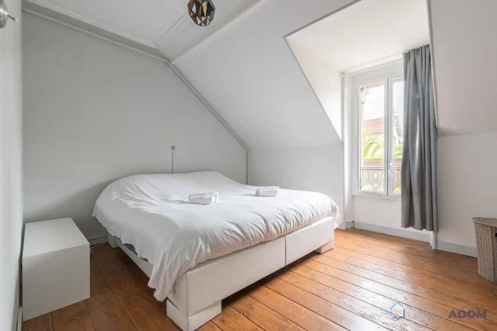 Maison avec jardin de 1200m et billard - Photo 4