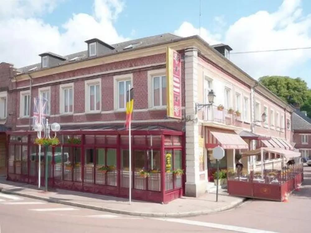 Hôtel & Restaurant Le Cardinal - Photo 1